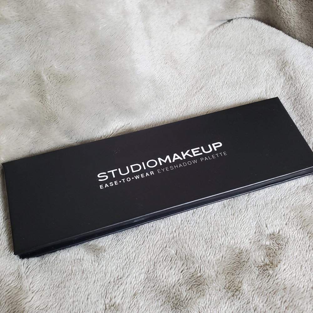 NIB StudioMakeup Eyeshadow Pallette - Picture 3 of 4